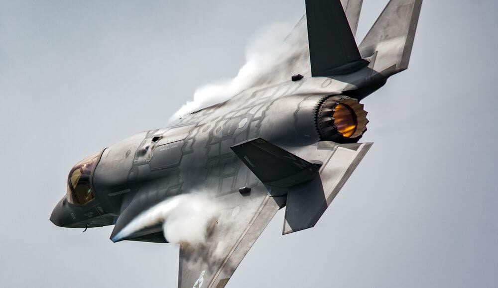 Gut gerüstetes Depot dank Rüstungsaktien? Großer Aktien-Vergleich von Lockheed Martin, Raytheon & Co.