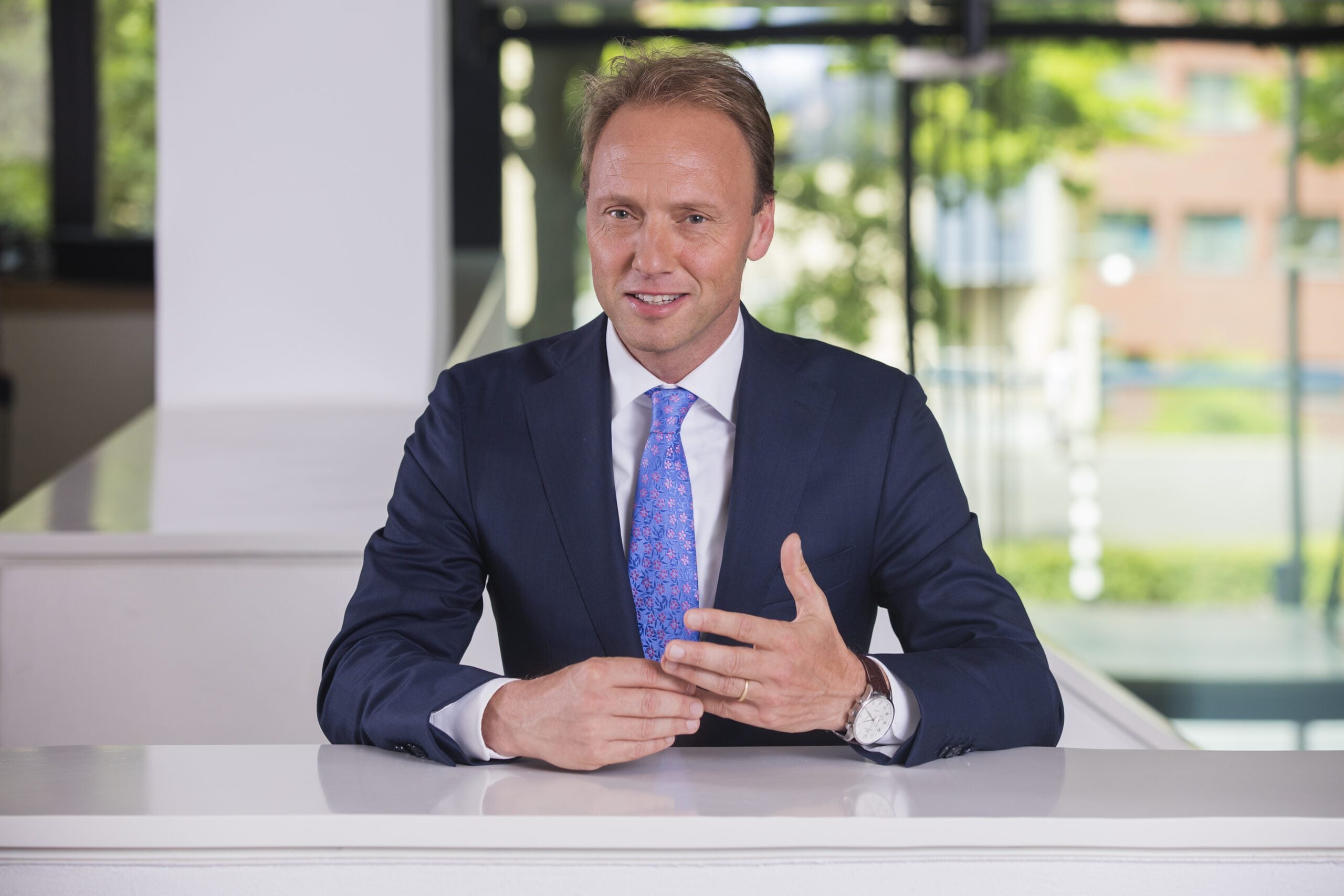 Hein Schumacher wurde im Juli 2023 zum Chief Executive Officer ernannt. Als CEO von Unilever ist Hein für die Führung eines der weltweit größten und geografisch vielfältigsten Konsumgüterunternehmen verantwortlich, das in 190 Ländern vertreten ist und täglich 3,4 Milliarden Menschen bedient.