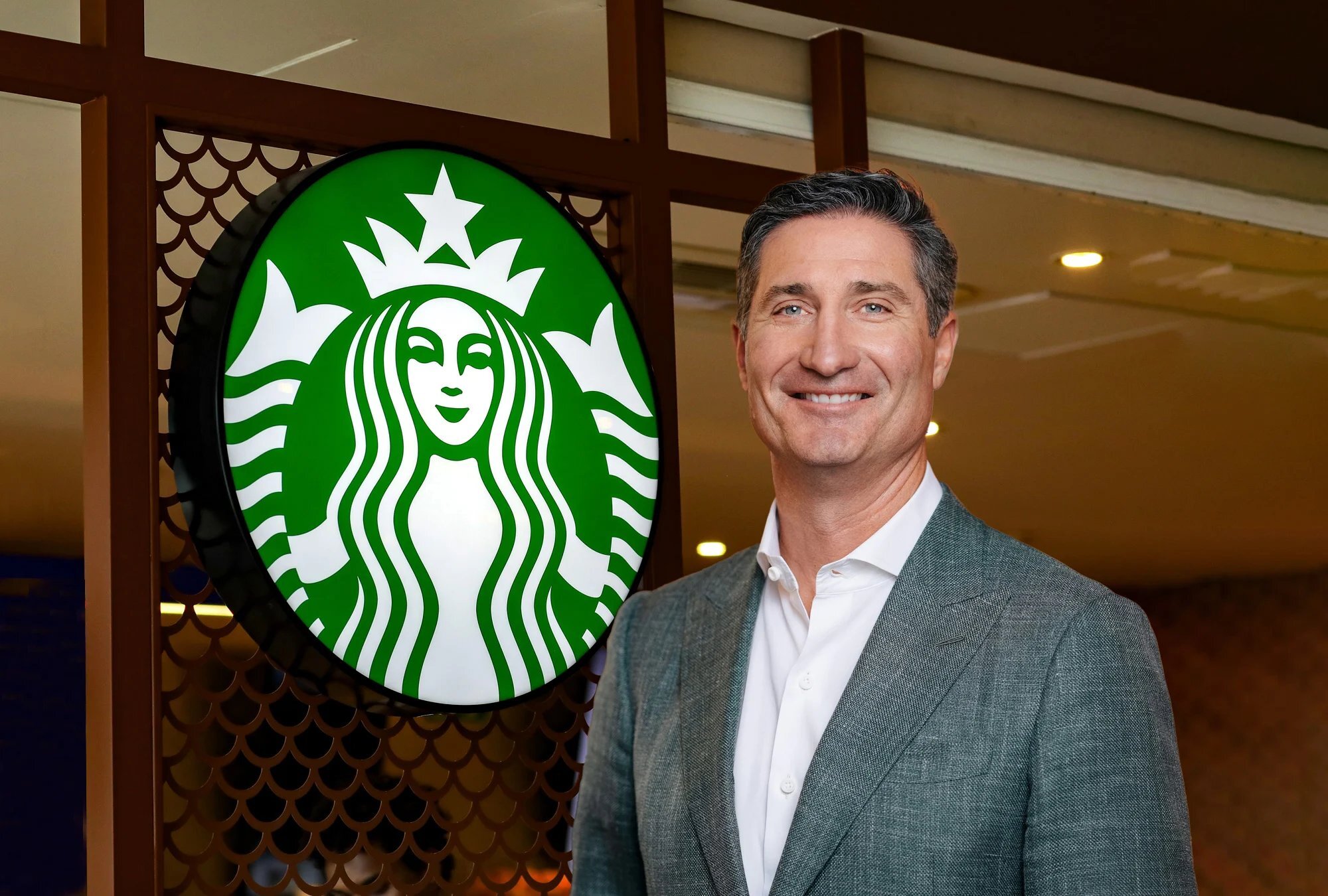 Im August wurde bekannt, dass der nun ehemalige CEO Brian Niccol das Unternehmen verlassen würde, um die Leitung von Starbucks zu übernehmen. Der Markt reagierte mit einem Rückgang von 7,5 % an diesem Tag recht stark auf diese Nachricht.